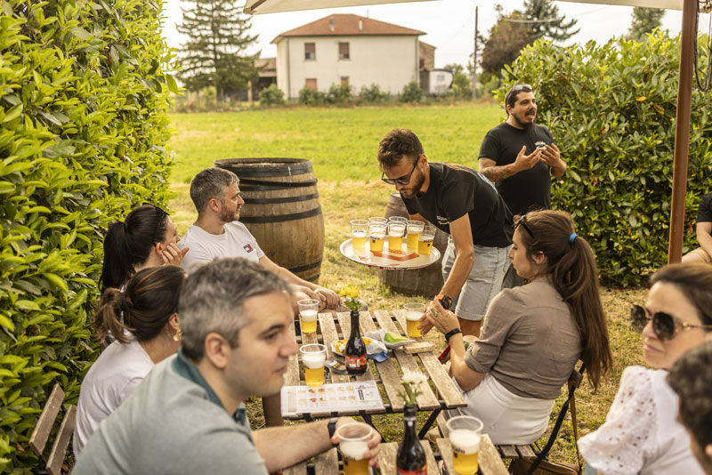 Degustazione di birra artigianale in Lombardia al Birrificio del Ducato in Emilia Romagna