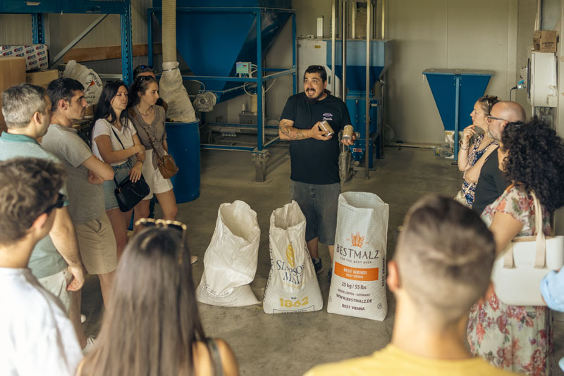 Visita guidata al Birrificio del Ducato con spiegazione della produzione di birra artigianale